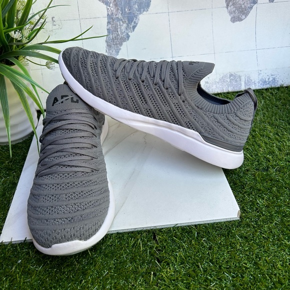 👟APL TechLoom Wave hybrid Running shoe size 10.5 Men New , women 11.5 unisex - Picture 3 of 16